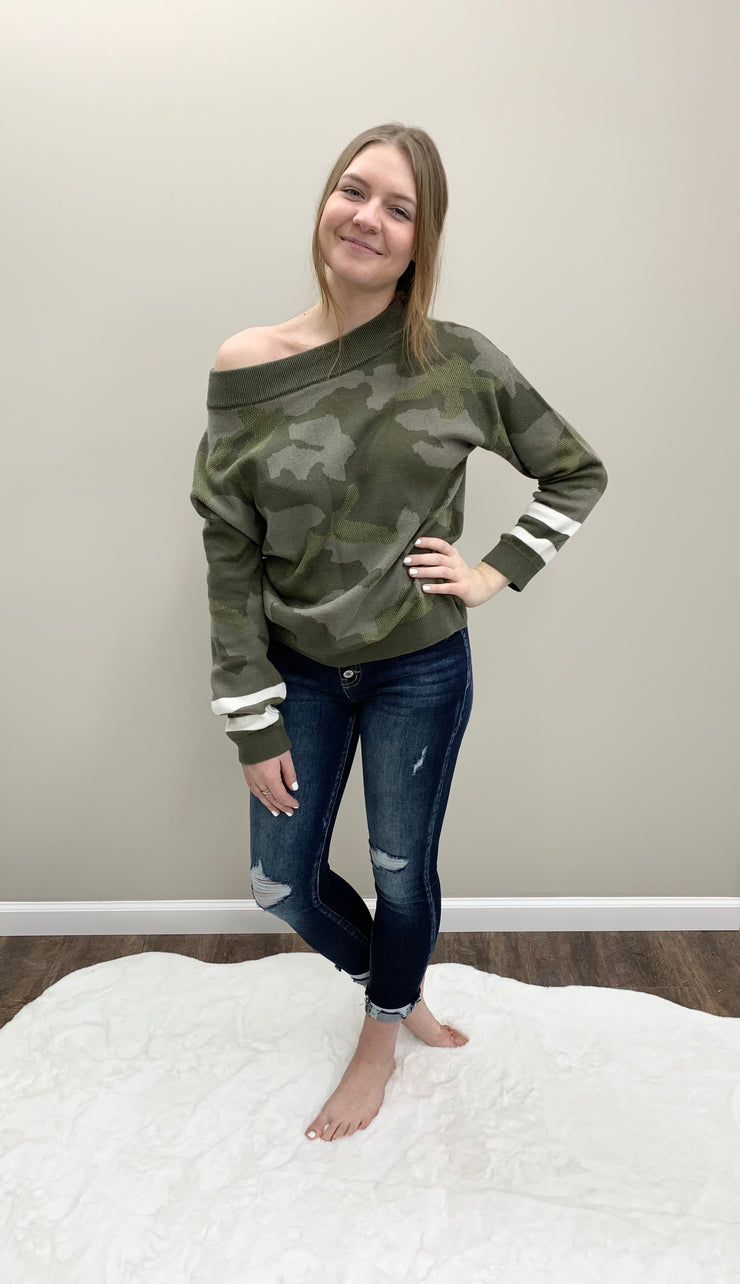 Logann Camo Pullover