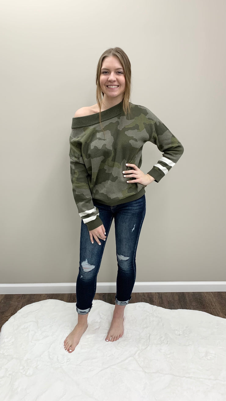 Logann Camo Pullover